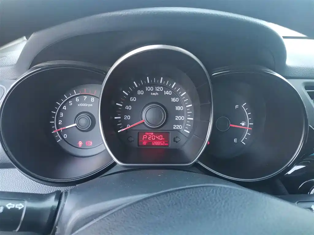 Kia K2 2015 Hatchback 1.4L AT GLS Cool Edition фото 7