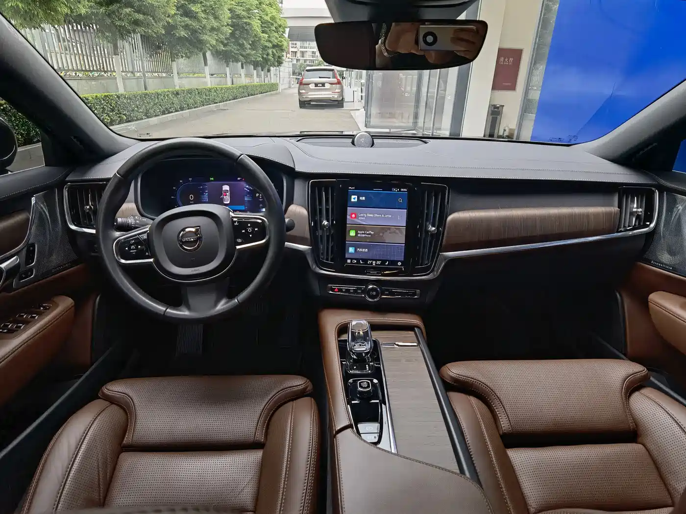 Фото 10 - Volvo S90