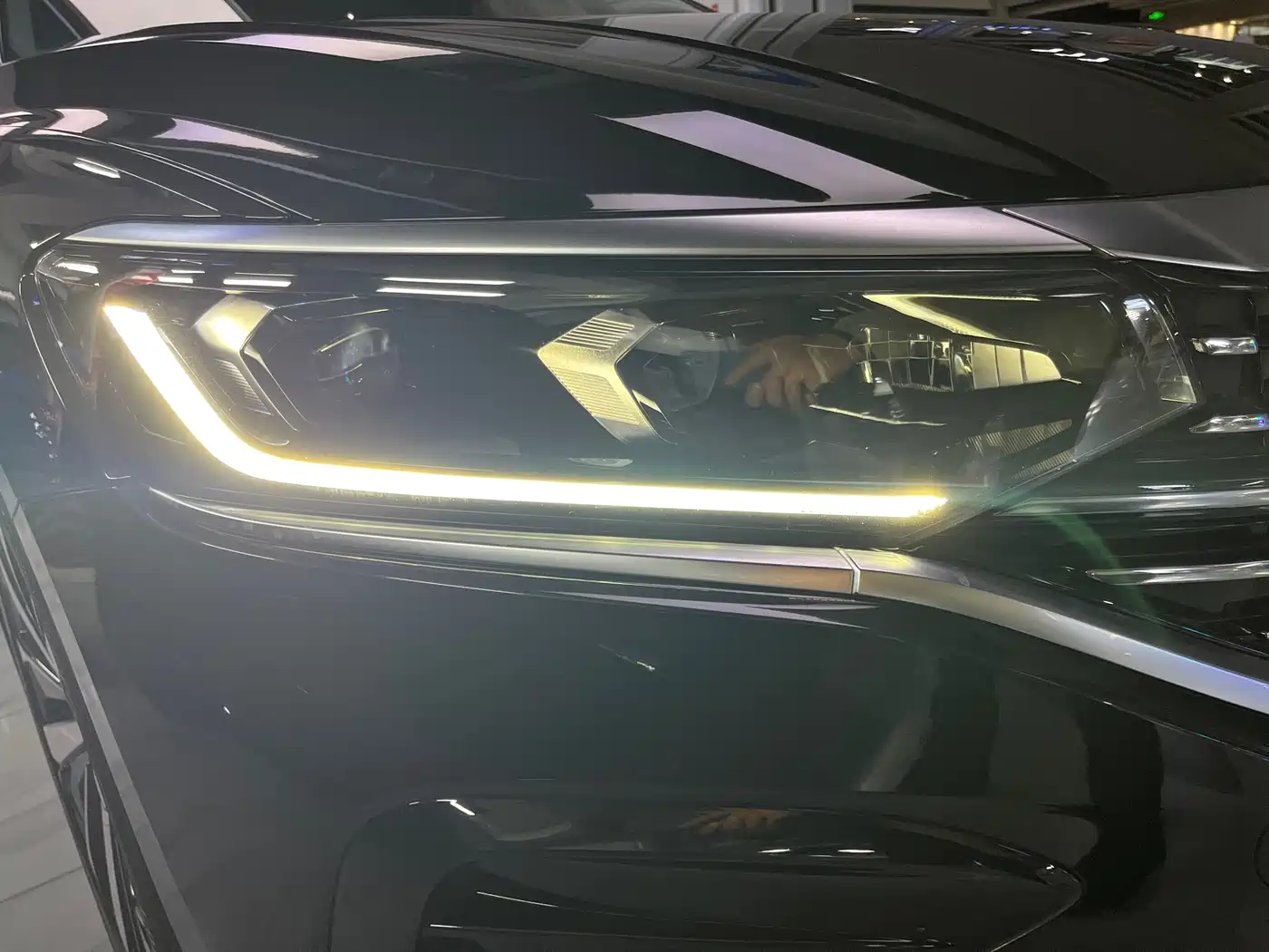 Volkswagen Passat 2022 330TSI Elite Edition фото 29