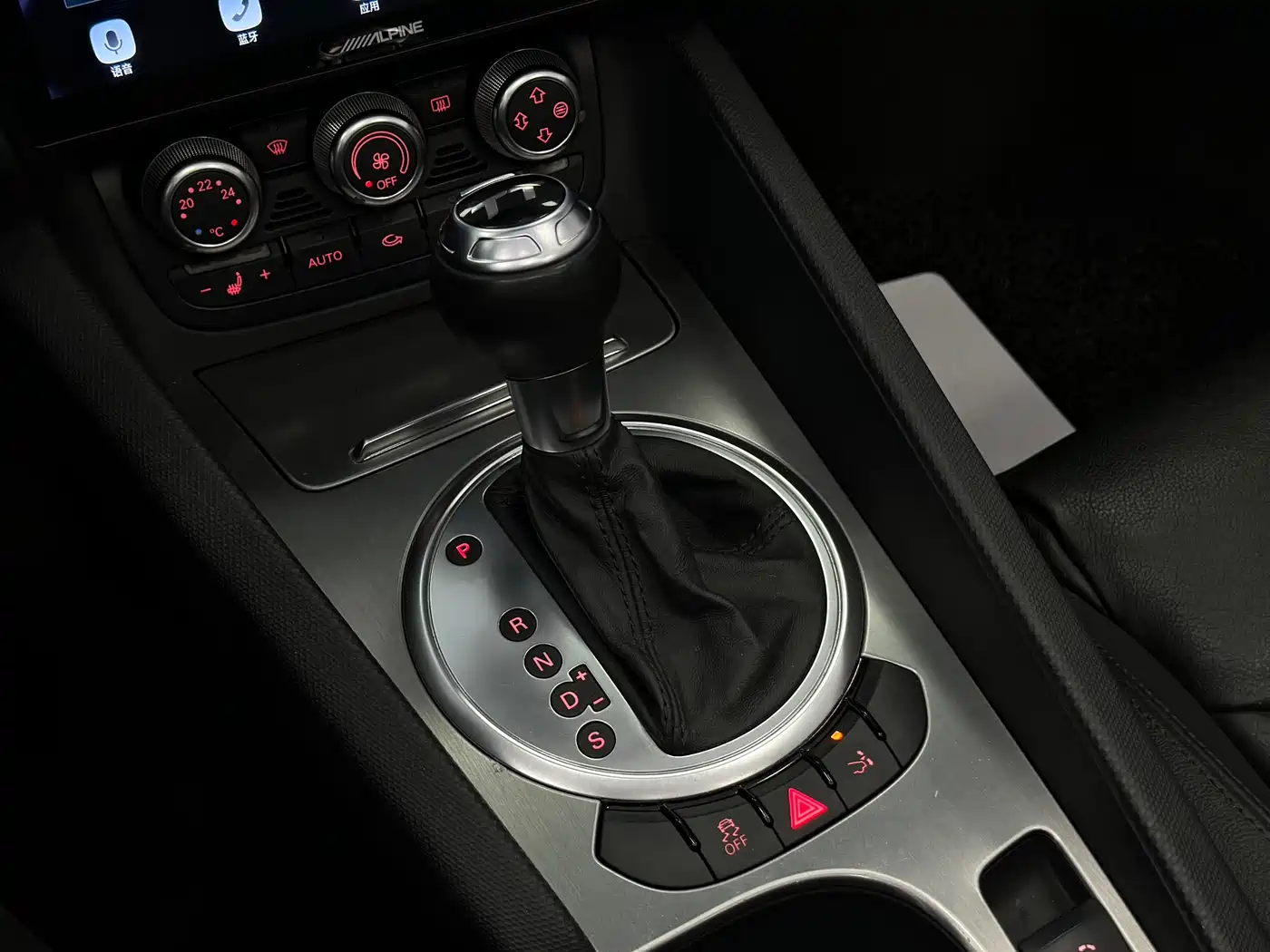Audi TT 2012 TT Roadster 2.0TFSI Classic Edition фото 11