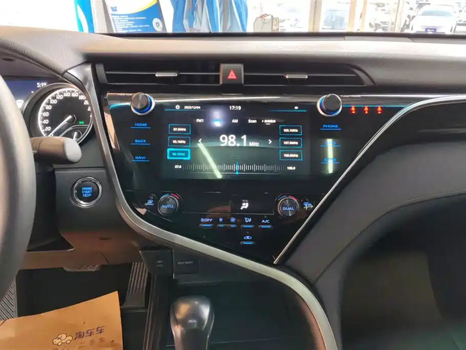 Toyota Camry 2019 Facelift 2.0G Luxury Edition фото 13