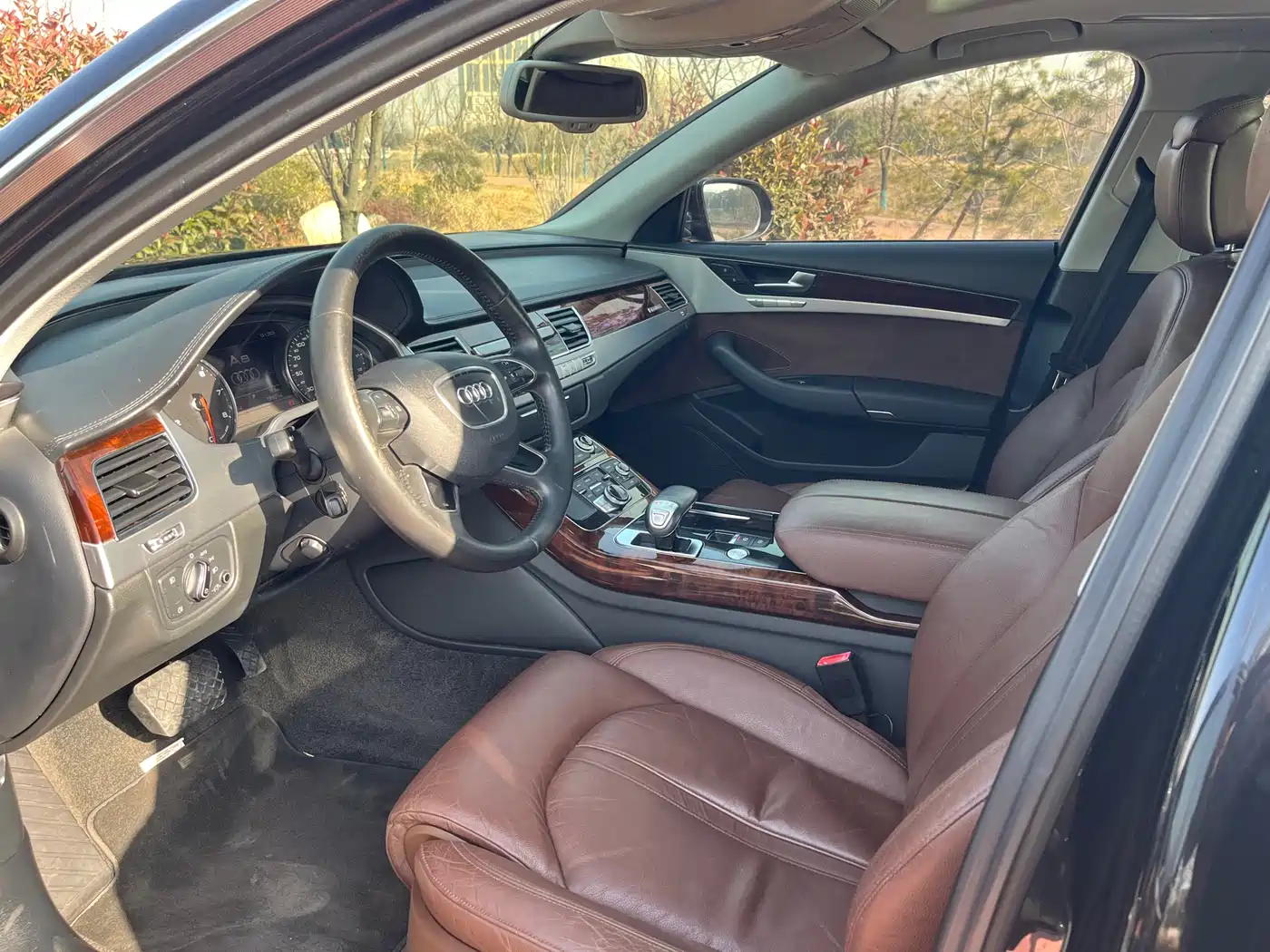 Audi A8 2011 A8L 3.0 TFSI quattro Comfort (213kW) фото 4