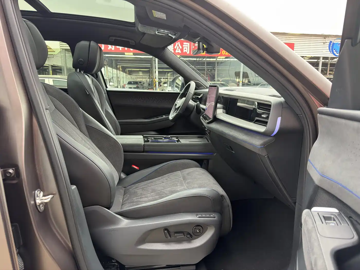 Volkswagen Teramont 2025 Teramont Pro 450TSI 4WD Summit Edition фото 19