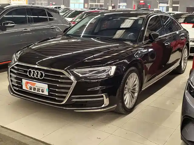 AUDI A8