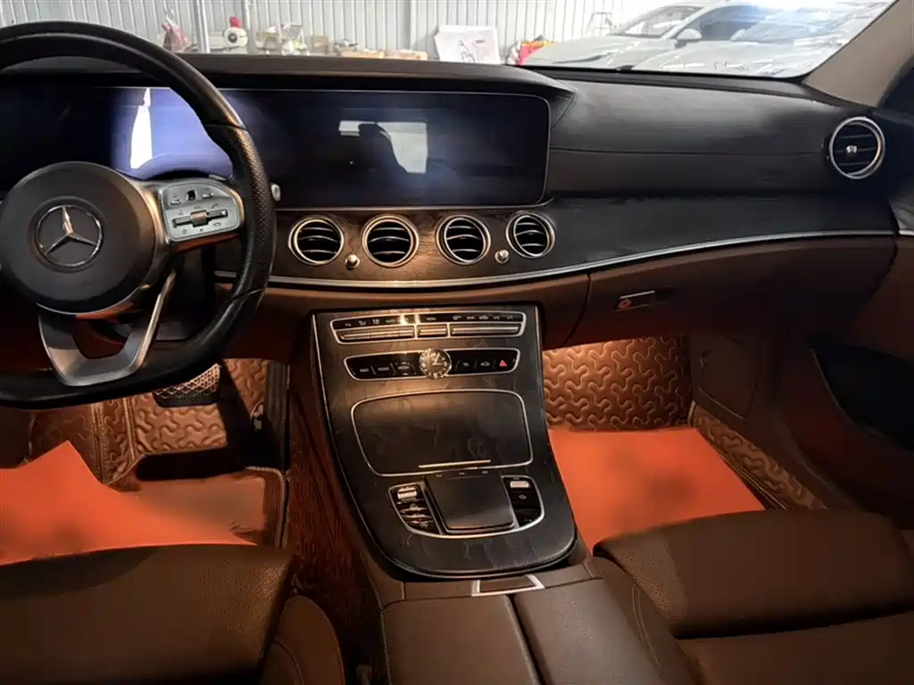 Mercedes-Benz E-Class 2019 E 200 L Sport фото 13