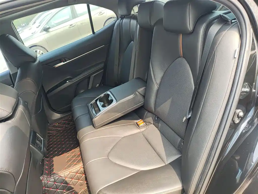 Toyota Camry 2021 Hybrid 2.5HG Luxury Edition фото 13