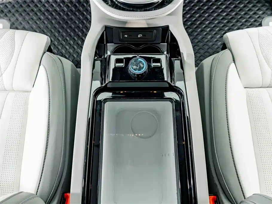 Mercedes-Benz V-Class 2022 V 260 L Long Wheelbase Prestige Edition фото 17