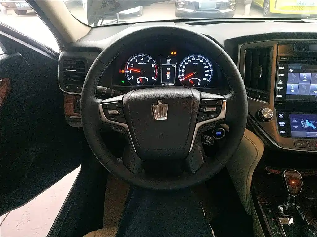 Toyota Crown 2015 2.0T Fashion фото 3