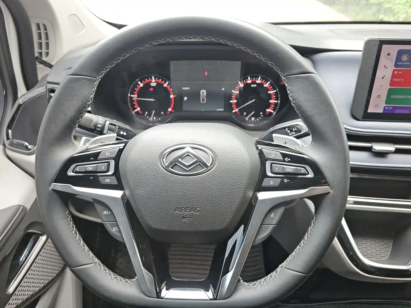 SAIC Maxus Xintu V70 2023 Model 2.0T Elite Edition Automatic Long Wheelbase Medium Roof 6/7-Seater фото 14
