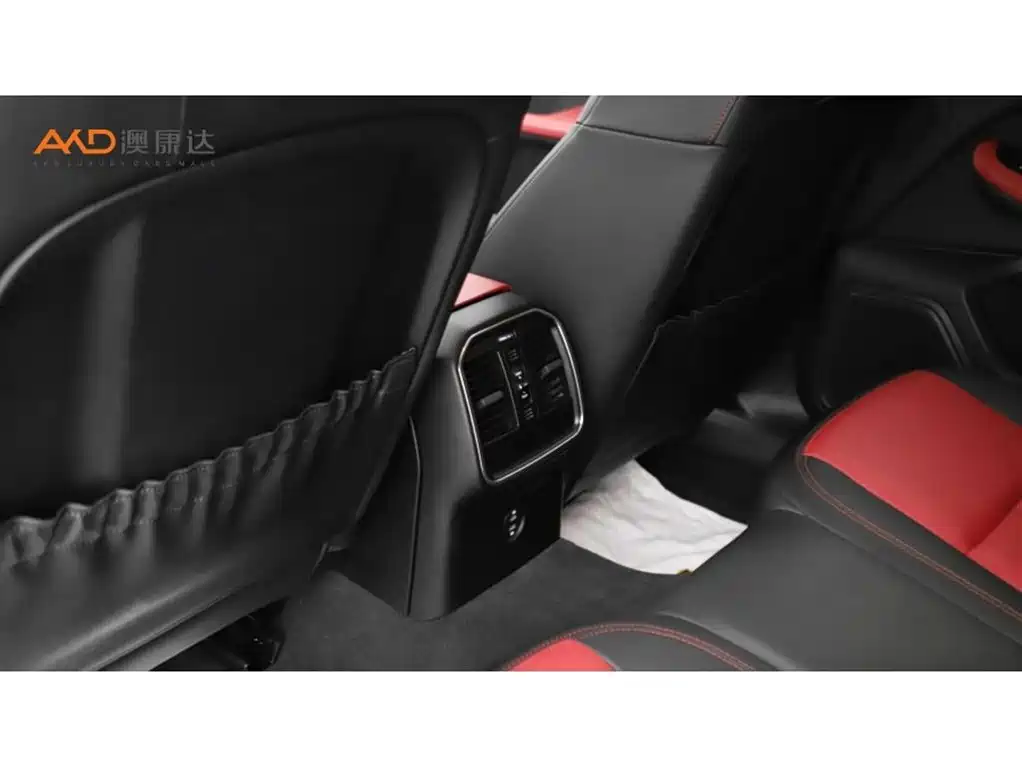 Porsche Macan 2018 Macan 2.0T фото 9