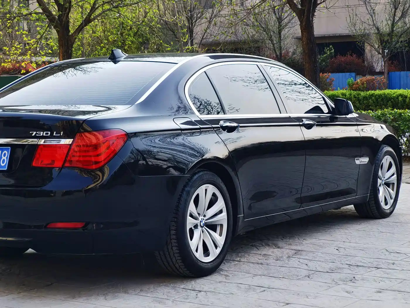 BMW 7 Series 2009 730Li Luxury фото 31