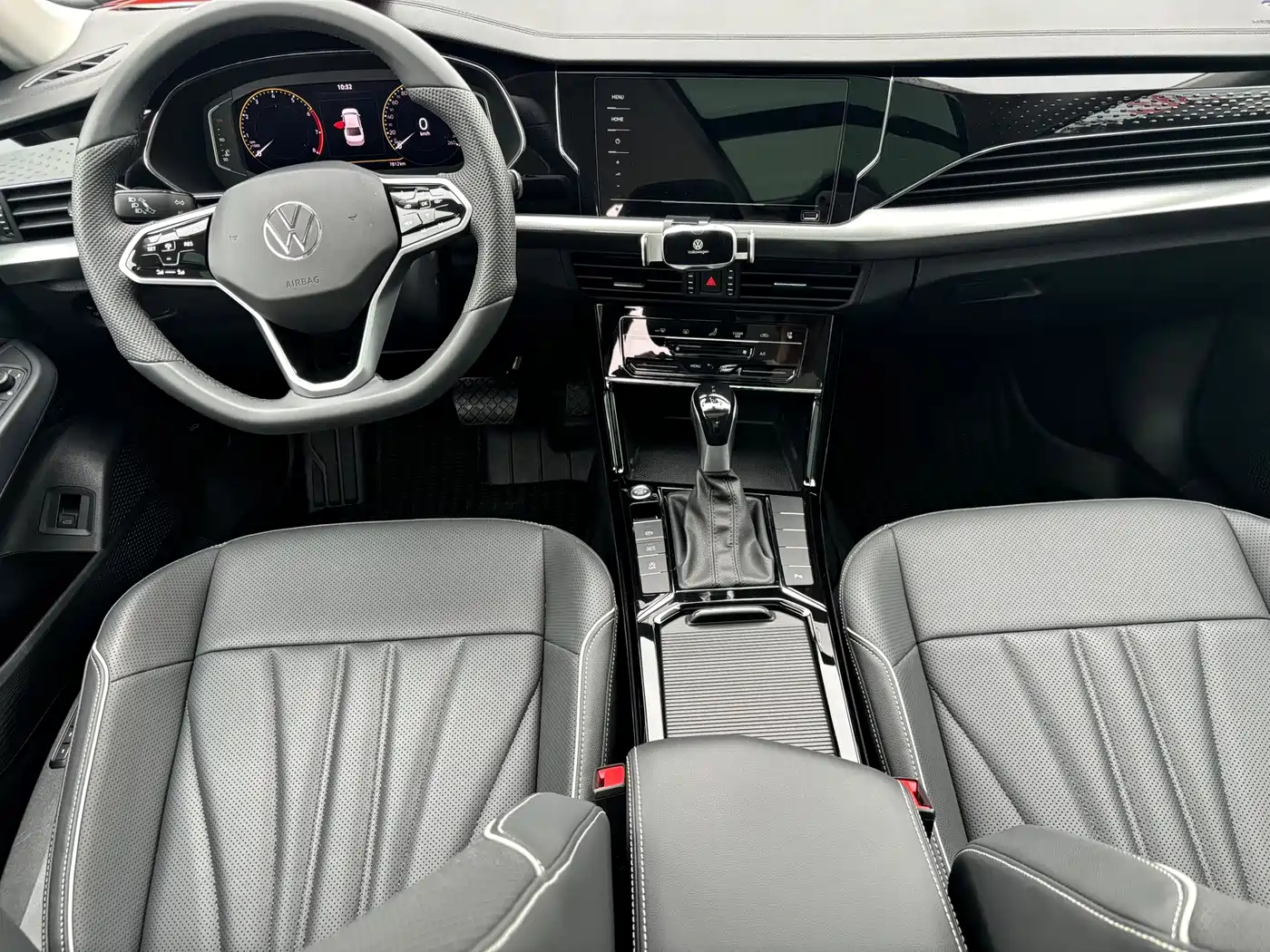 Volkswagen Passat 2024 380TSI Elite Edition фото 11