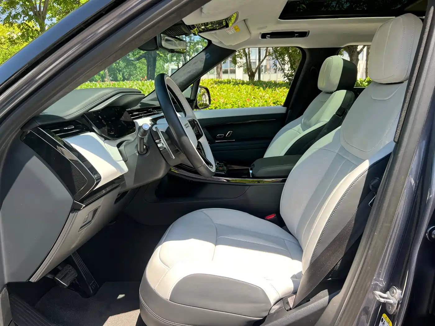 Land Rover Range Rover Sport 2023 400PS Launch Edition фото 10