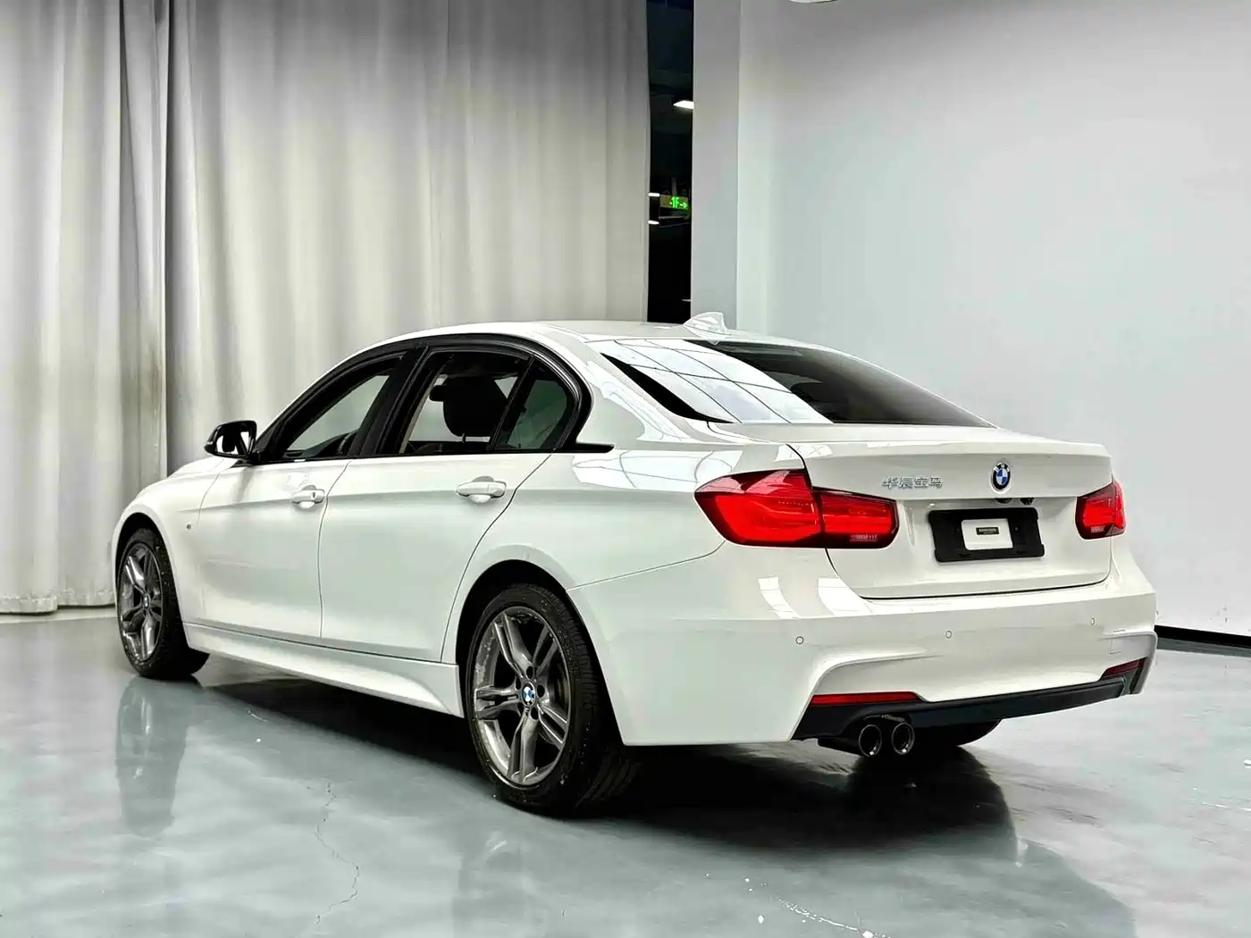 BMW 3 Series 2018 320Li M Sport Black Night Edition фото 9