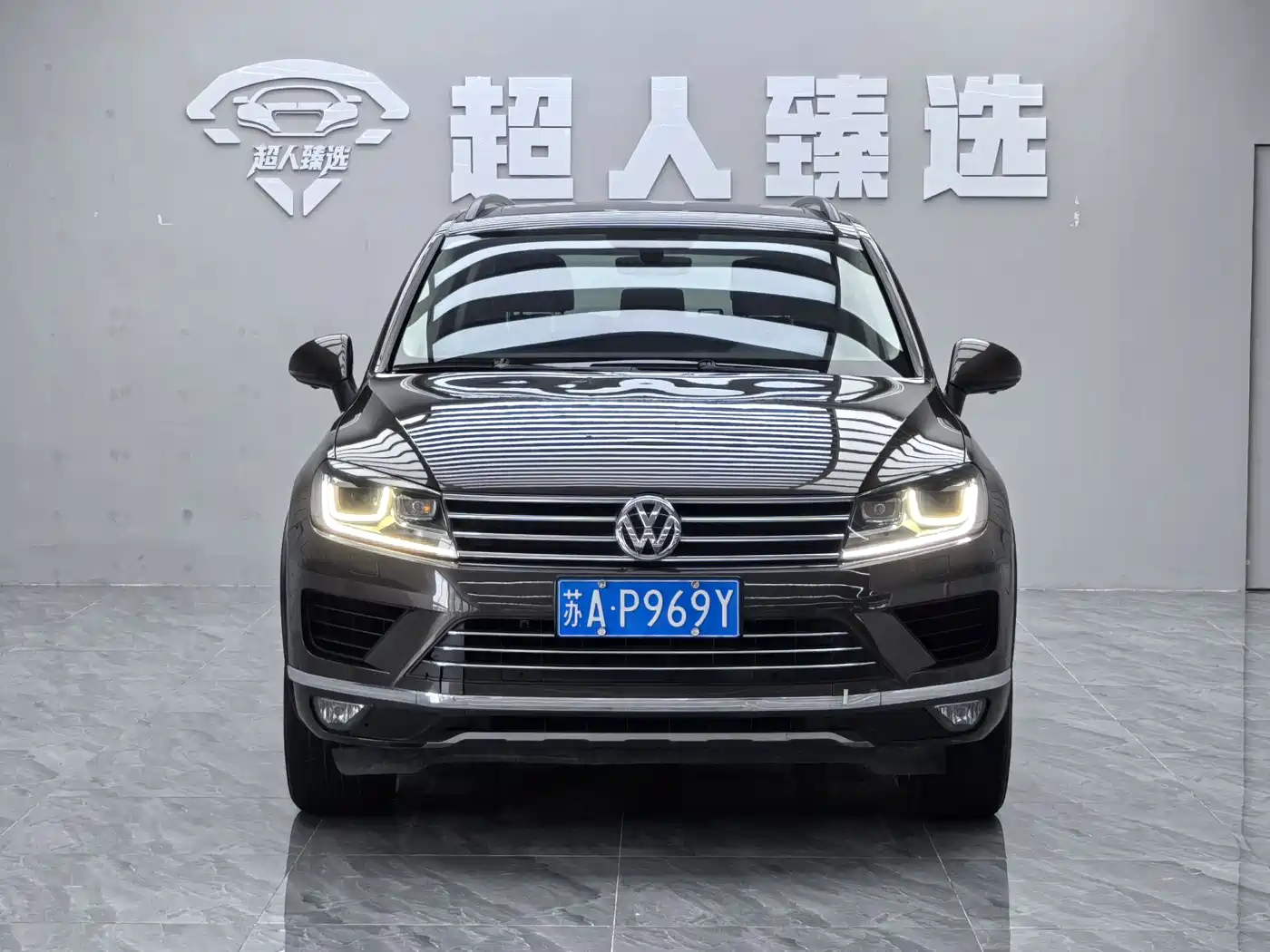 VOLKSWAGEN TOUAREG