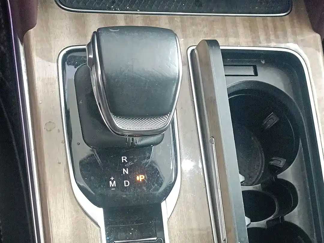 Hongqi HS7 2023 2.0T Automatic 4WD Flag Leader Edition (6-seater) фото 14