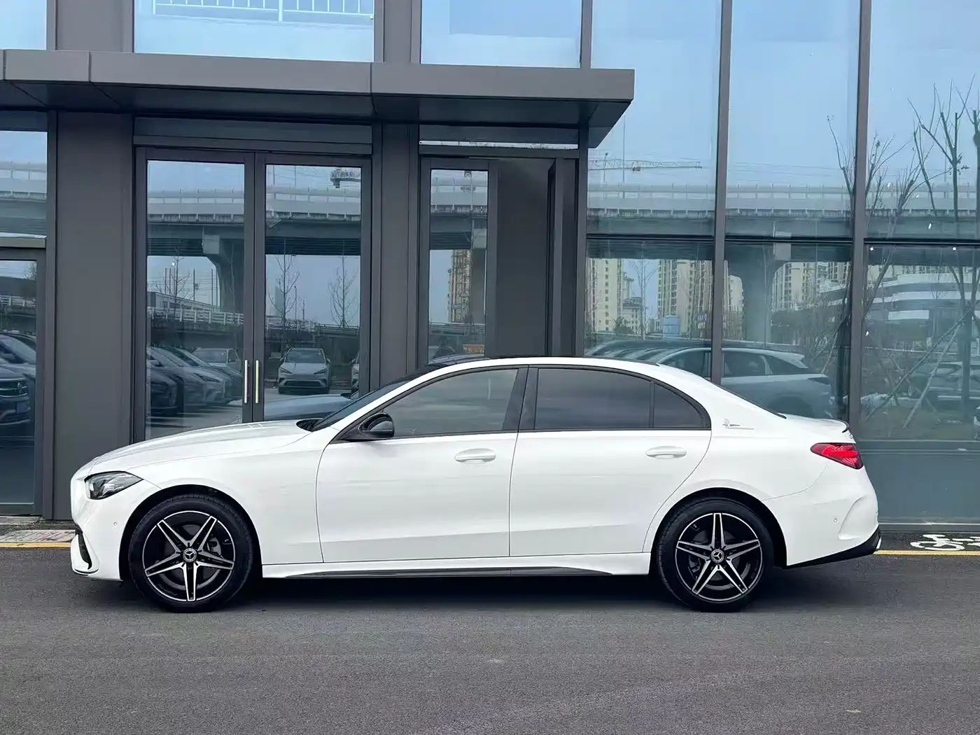 Mercedes-Benz C-Class 2025 C 260 L Night Sport Edition фото 8