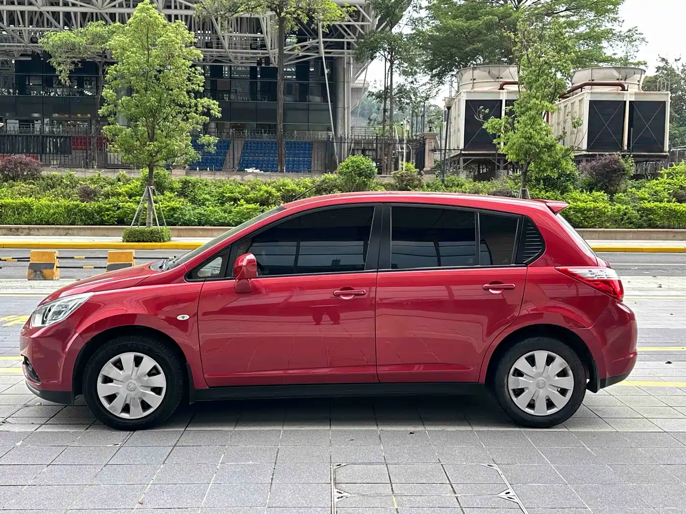 Venucia R50 2017 2016 Model 1.6L Automatic Elite Edition