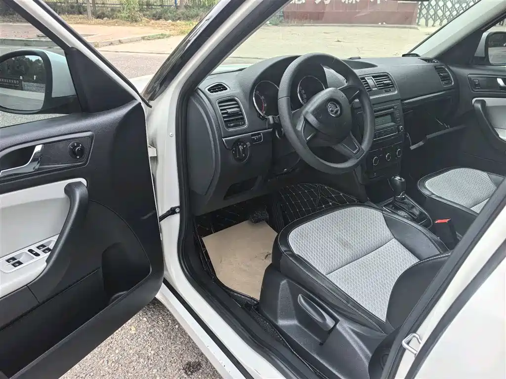 Škoda Yeti 2016 1.4TSI DSG Forward Edition фото 4