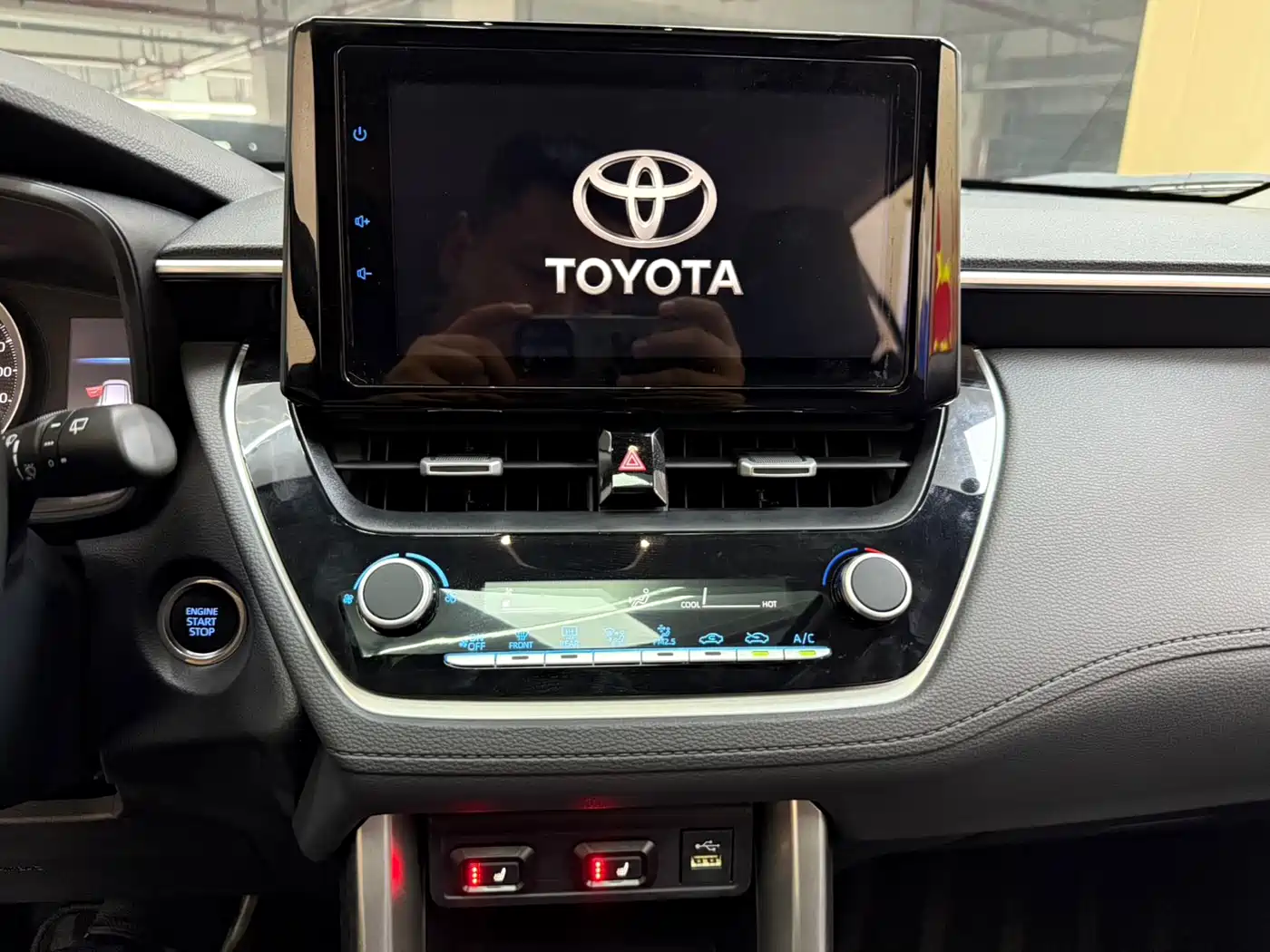 Toyota Corolla Cross 2022 2.0L Premium Edition фото 13