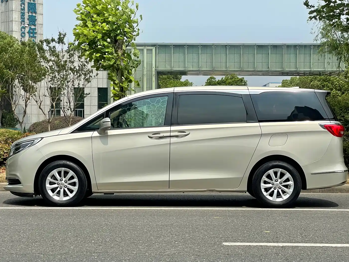 Buick GL8 2017 ES 28T Premium China V фото 7