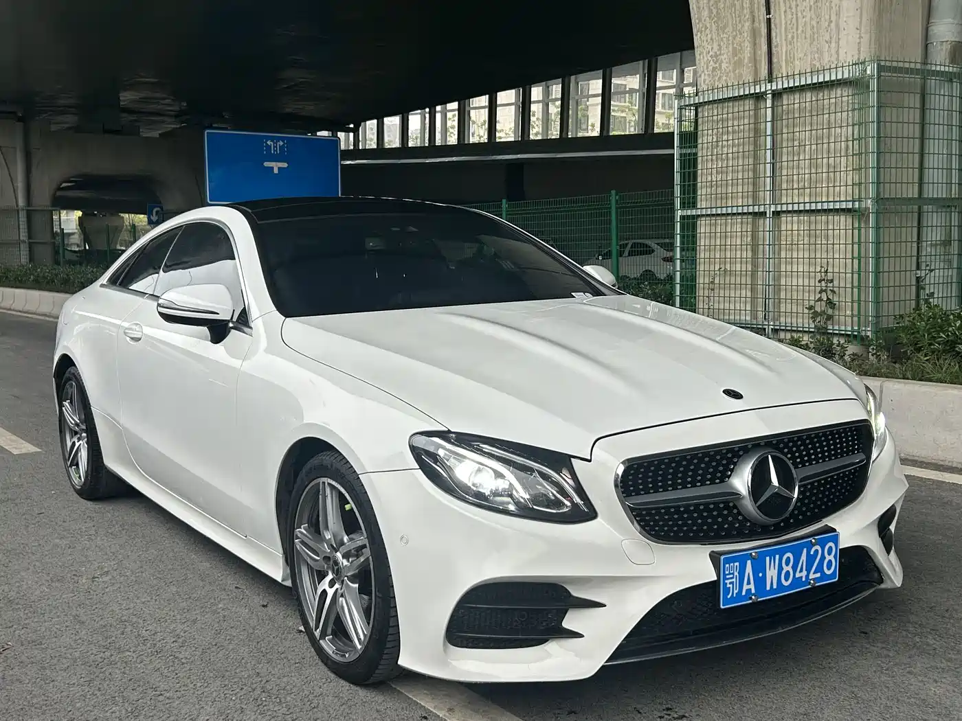 Mercedes-Benz E-Class (Import) 2017 E 200 4MATIC Coupe фото 2