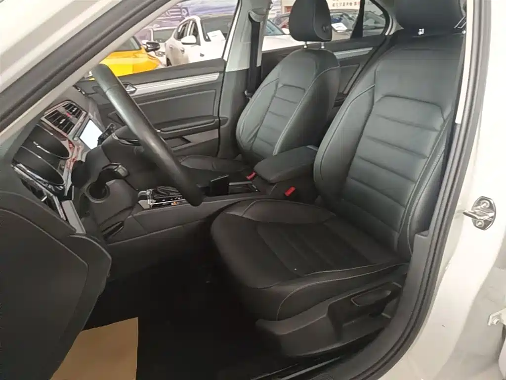 Volkswagen Lamando 2015 280TSI DSG Comfort фото 15