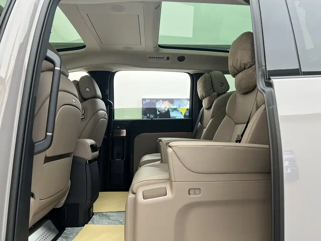 Li Auto MEGA 2026 2025 Model Home Family Special Edition