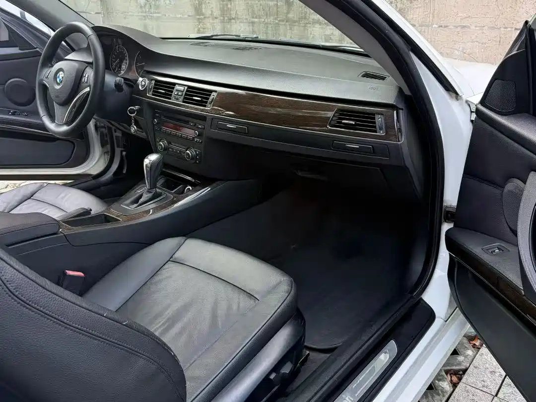 BMW 3 Series (Import) 2011 320i Coupe фото 5