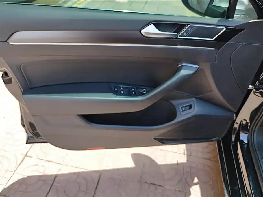 Volkswagen Magotan 2021 330TSI DSG 30th Anniversary Edition фото 7