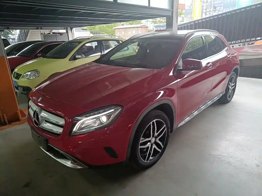Mercedes-Benz GLA 2015 GLA 200 Dynamic фото 2