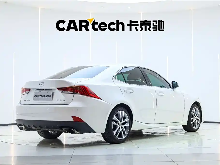 Lexus IS 2017 300 Fashion Edition фото 6