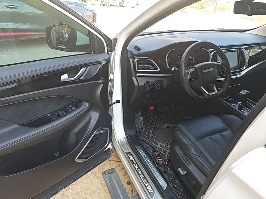 Jetour X90 2019 2019 1.5T Auto Luxury 6-seater China V