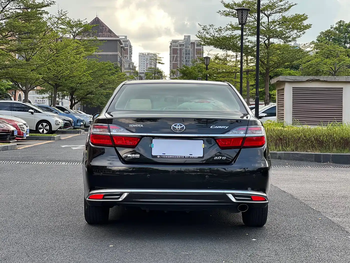 Toyota Camry 2016 2.0G 10th Anniversary Luxury Edition фото 5