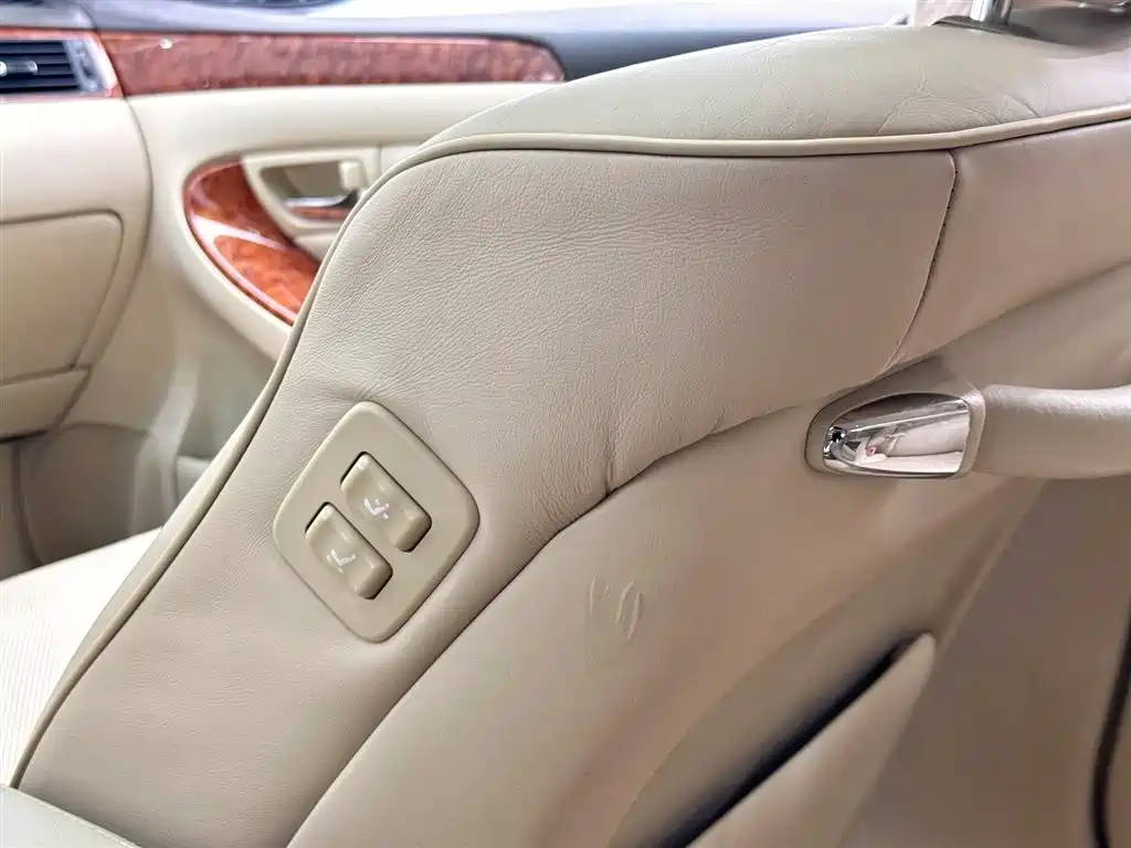 Toyota Crown 2009 2.5L Royal Special Enhanced Edition фото 20
