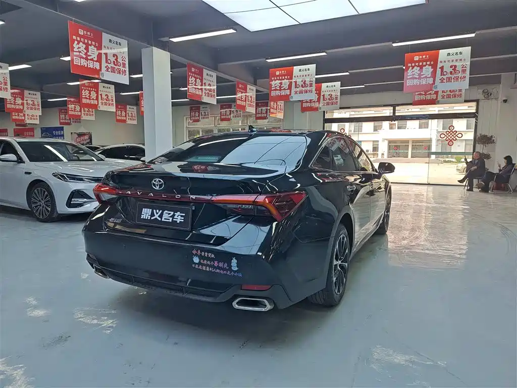 Toyota Avalon 2023 2.0L Luxury Edition фото 9