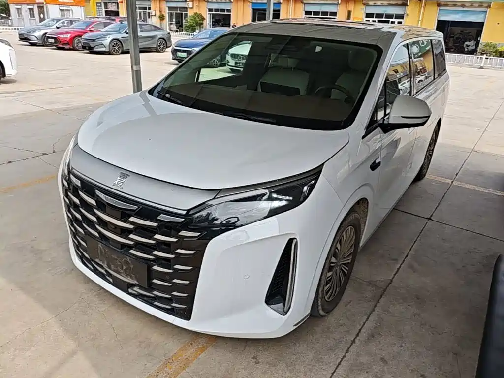 BYD Xia 2025 2025 DM-i 1.5T 180km Surpass Edition