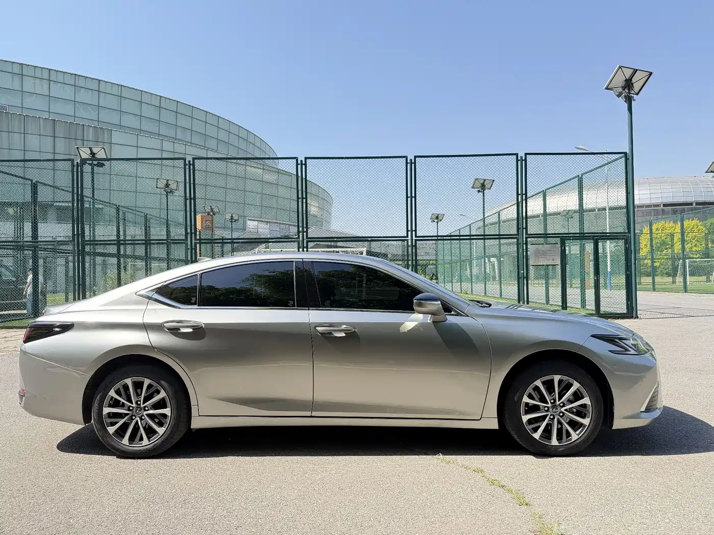 Lexus ES 2025 200 Ultimate Edition фото 4