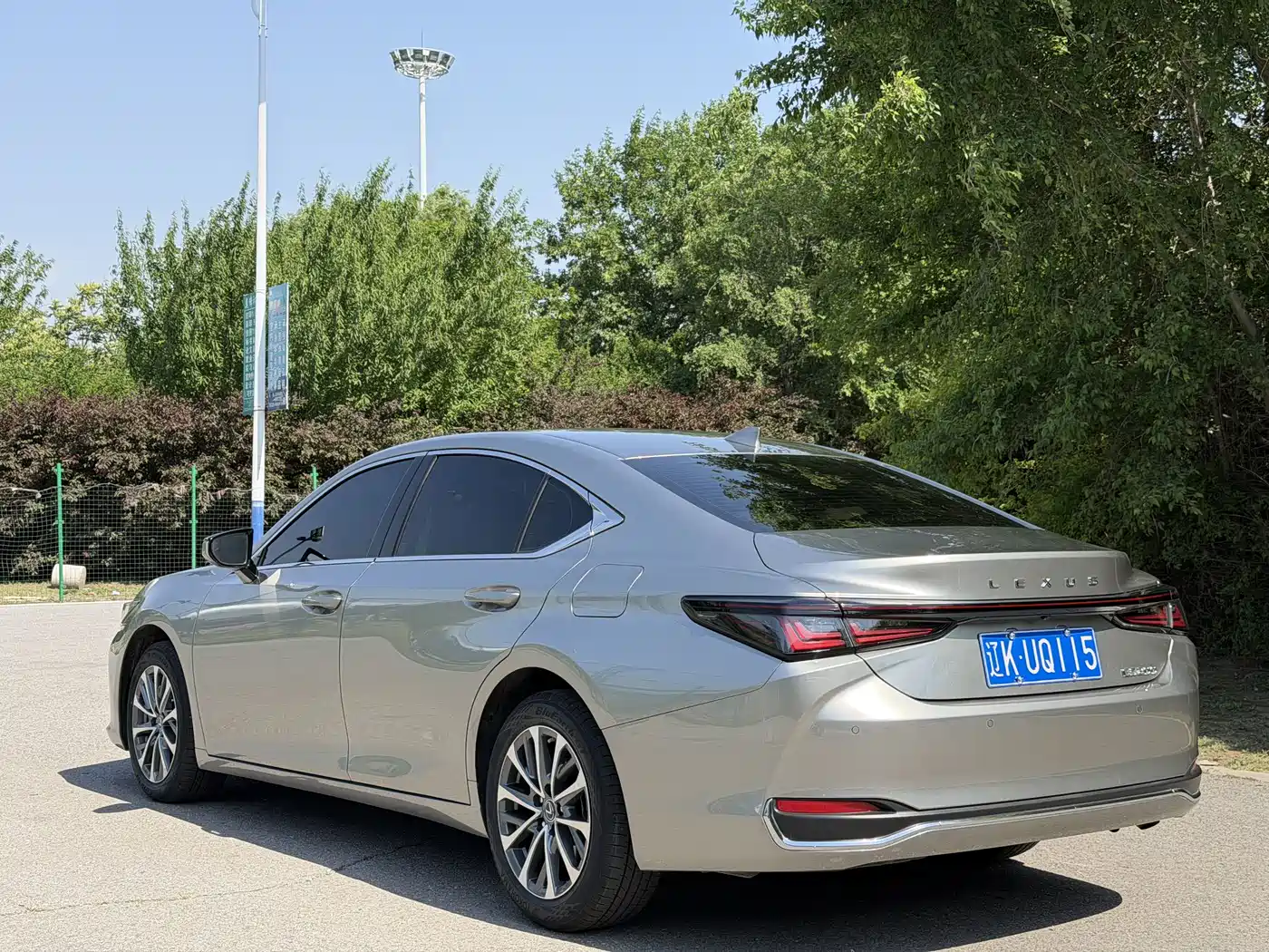 Lexus ES 2025 200 Ultimate Edition фото 7