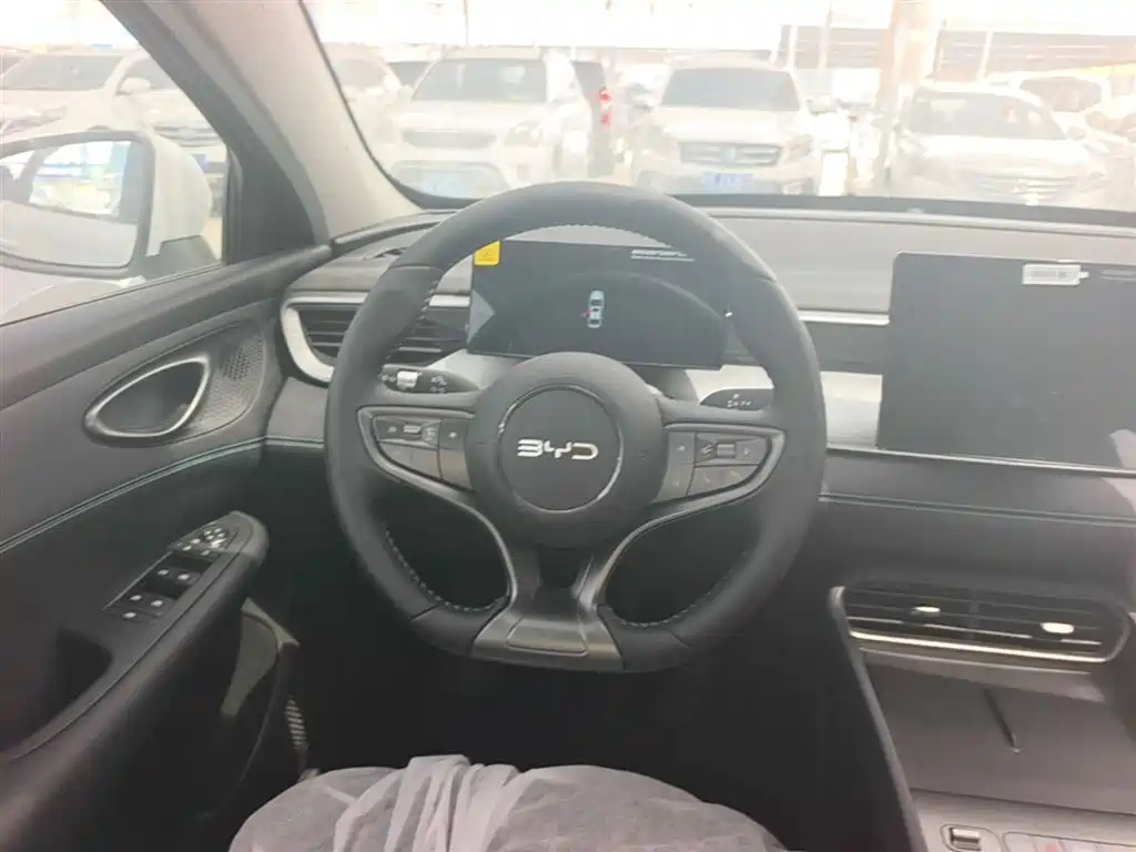 BYD Hai Bao 05 DM-i 2026 DM-i 128KM Luxury фото 11
