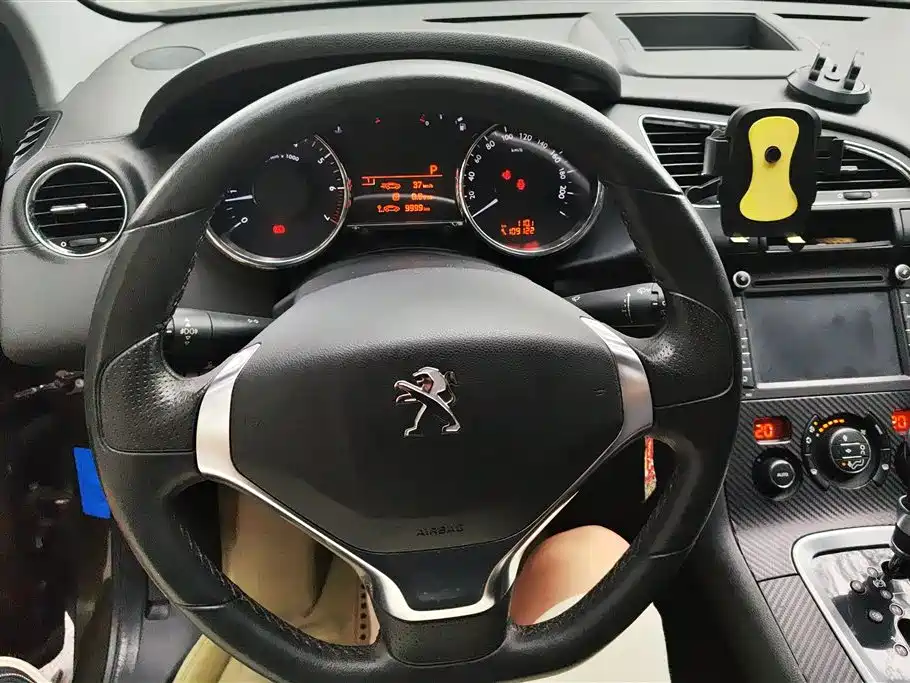 Peugeot 3008 2013 2.0L Automatic Trend Edition фото 15
