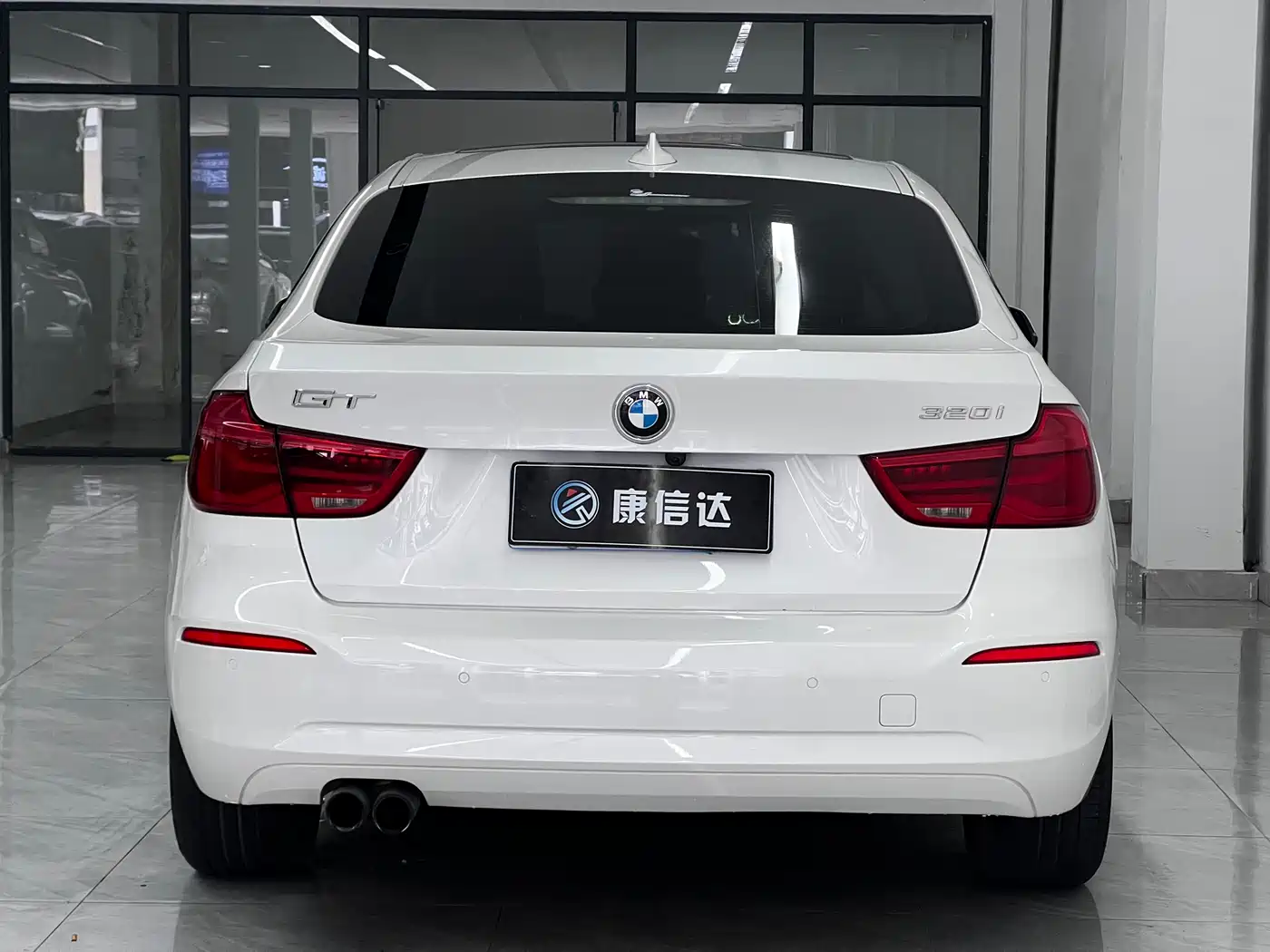 BMW 3 Series GT 2017 320i Fashion фото 12