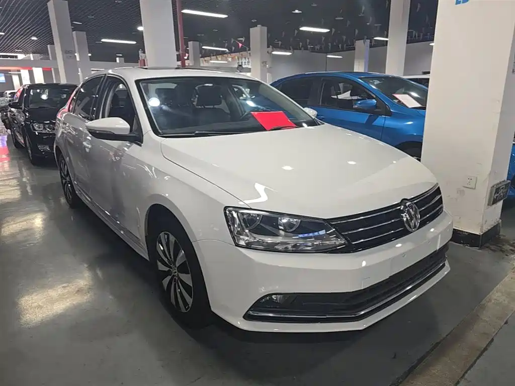 Volkswagen Sagitar 2018 1.6L Automatic Comfort фото 4