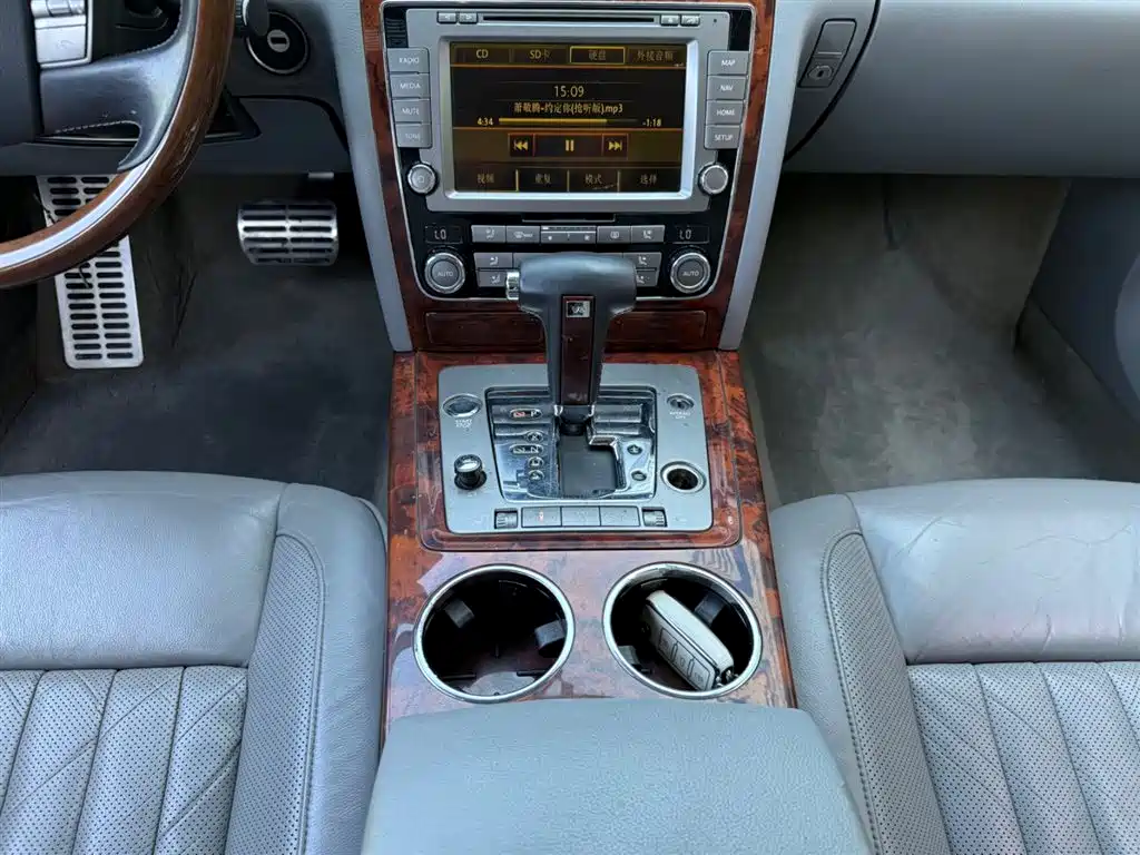 Volkswagen Phaeton 2011 3.6L V6 5-Seater Extended Comfort фото 7