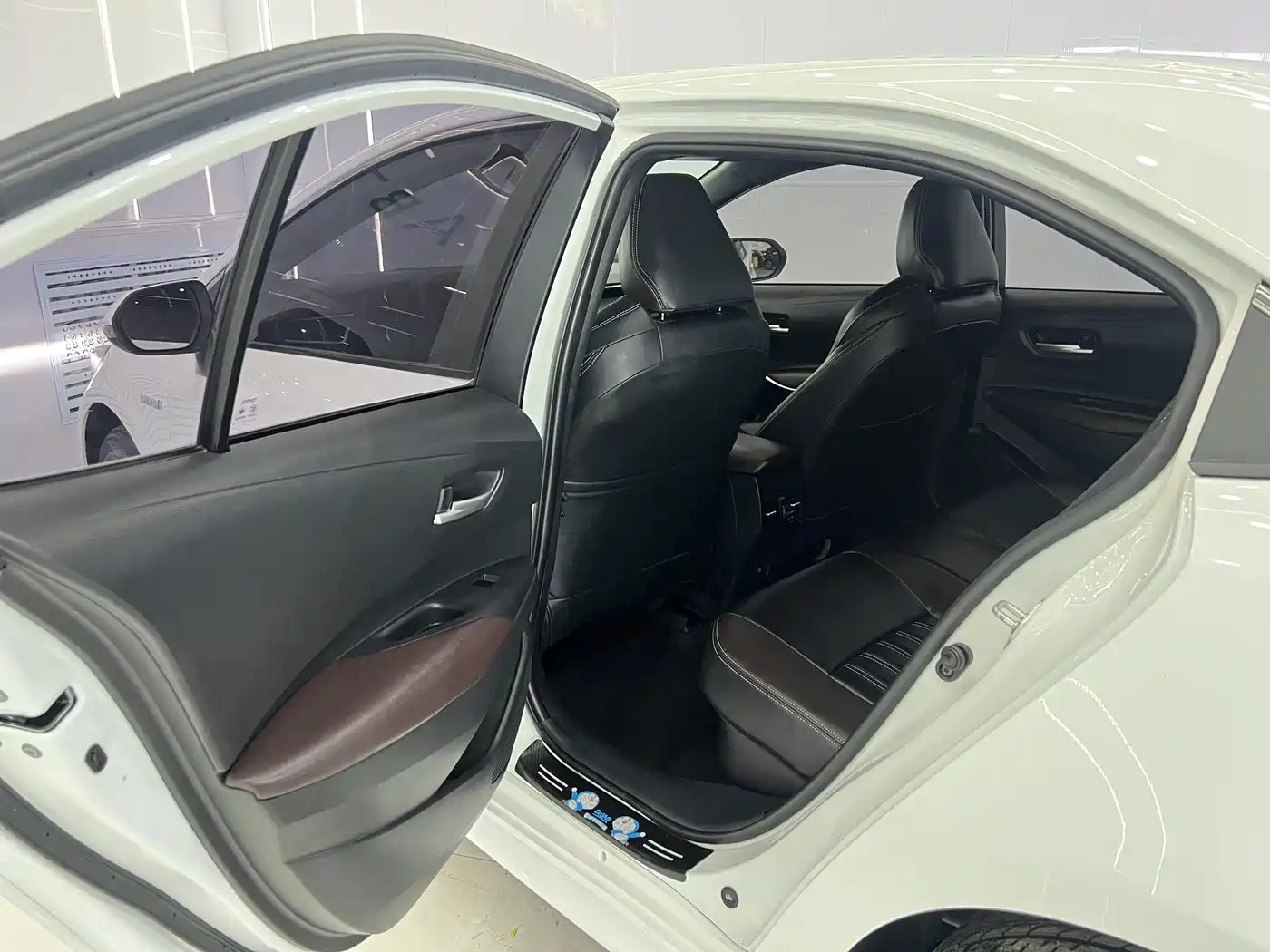 Toyota Levin 2021 Dual Engine 1.8H E-CVT Luxury Edition фото 13