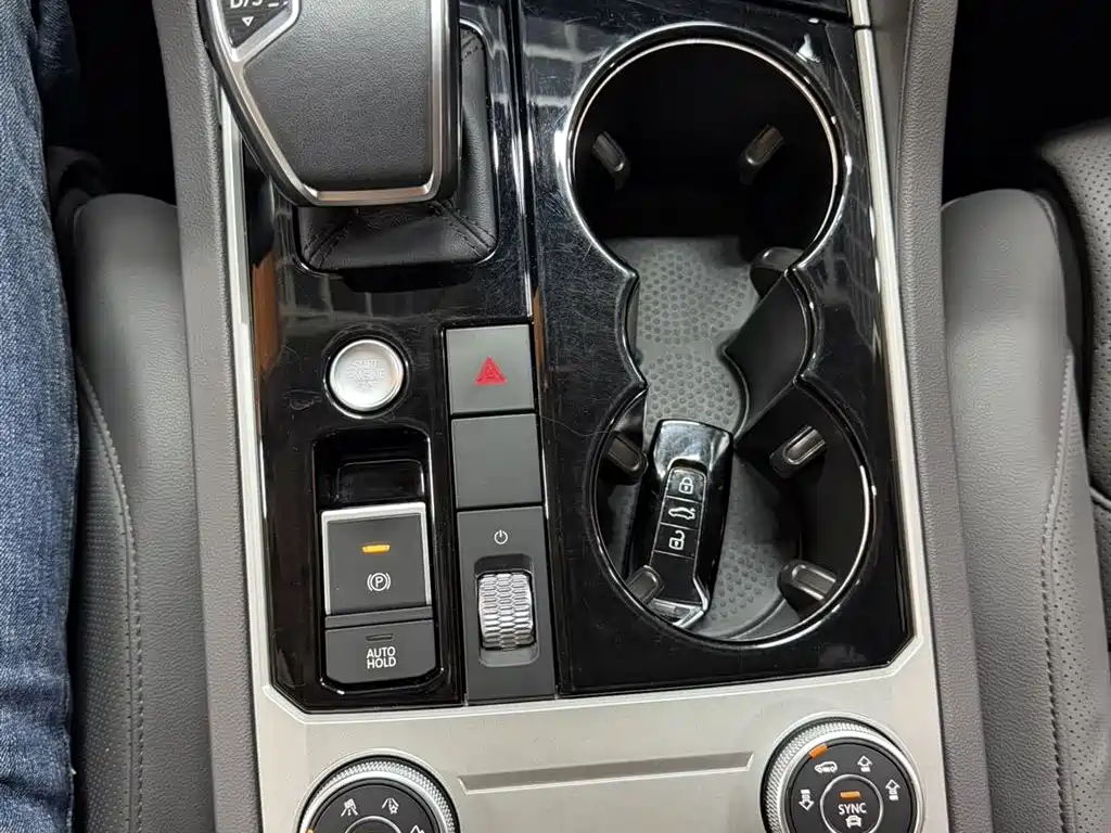 Volkswagen Touareg 2023 2.0TSI R-Line Edition фото 10