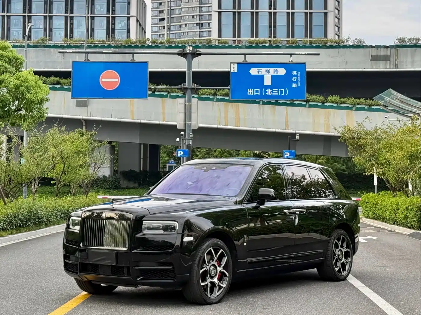 Rolls-Royce Cullinan 2021 2020 Black Badge