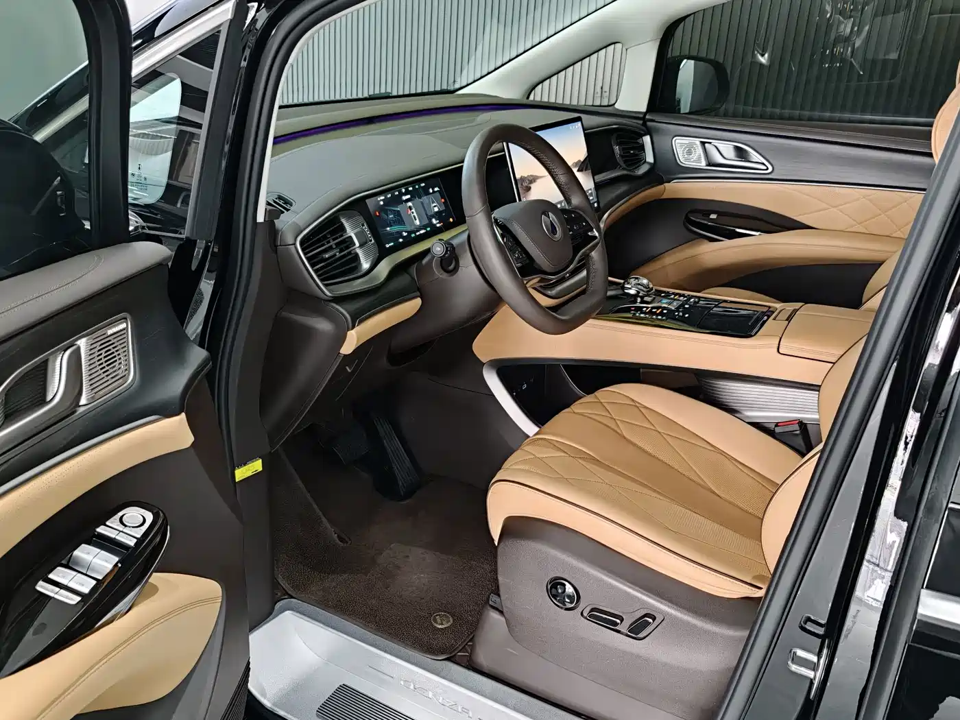 Denza D9 2025 2024 DM-i 980 AWD Prestige