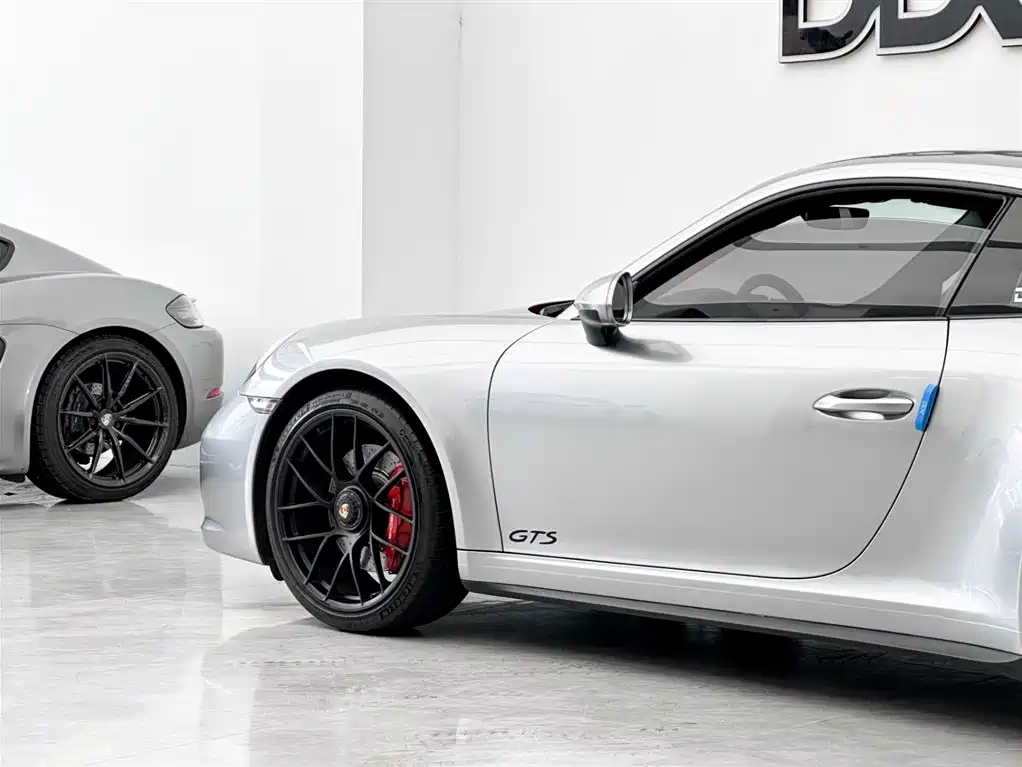 Porsche 911 2017 Carrera GTS 3.0T фото 9