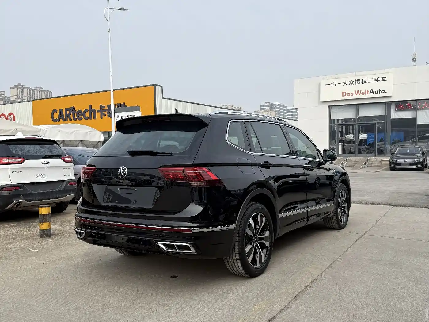 Volkswagen Tiguan L 2023 330TSI Auto 2WD R-Line Premium Edition фото 8